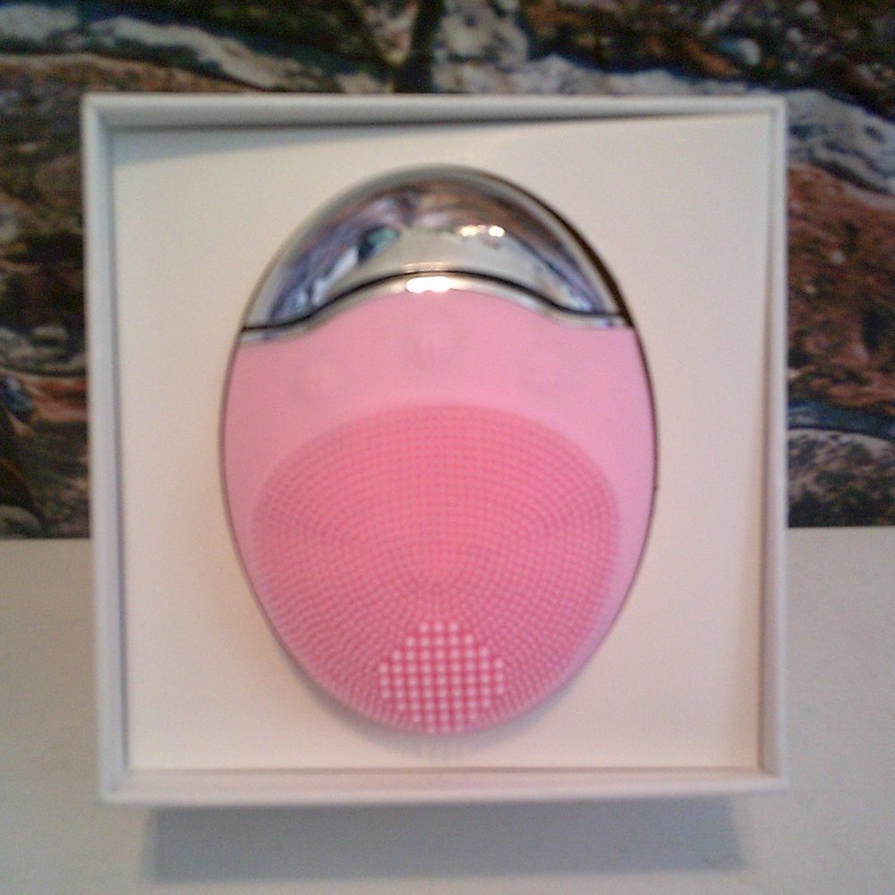 Sonic Facial Cleansing Brush Bamboo Charcoal Wireless Charging Travel Size